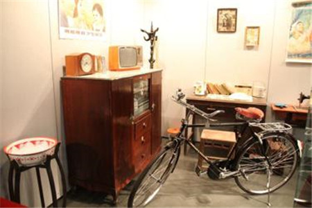 “改革春风吹进门”之装着时尚萌芽的70年代的家